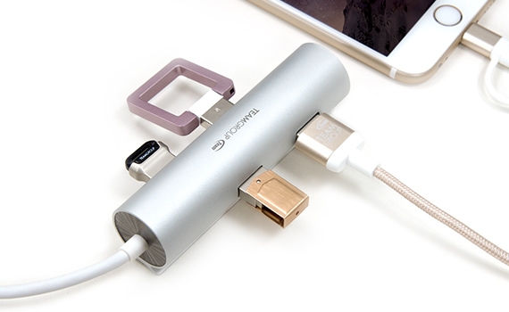 USB Type-Aインターフェースを4ポート装備、4つのUSBデバイスを同時に接続